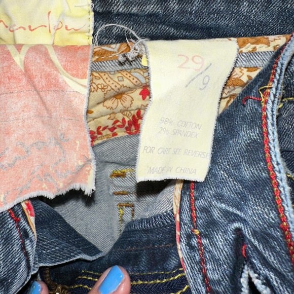 MARLOW Distressed Jean Shorts~ Size 29/9 (C2) - Picture 3 of 3